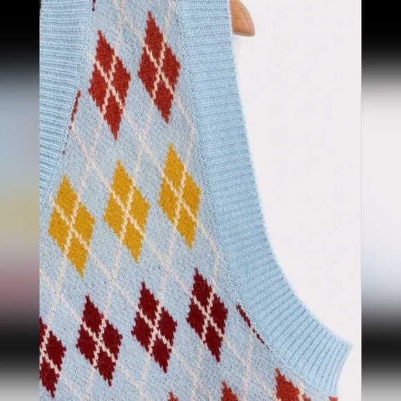SHEIN PLUS ARGYLE SWEATER VEST - Picture 4 of 4